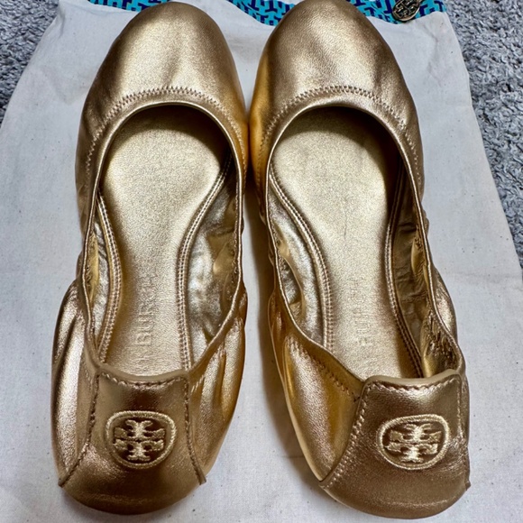 Tory Burch - Eddie Metallic Ballet Flat - Picture 3 of 15